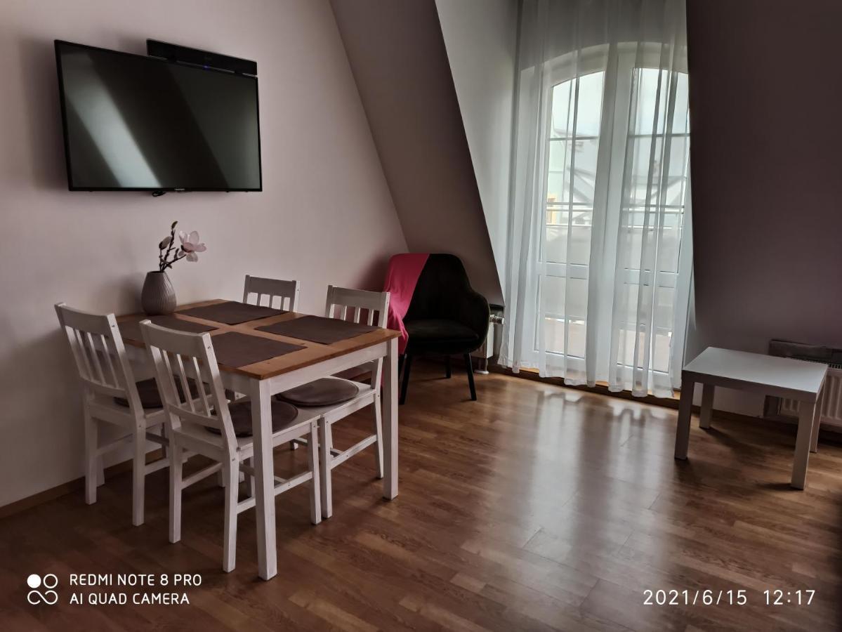 4 Zagle Apartment *